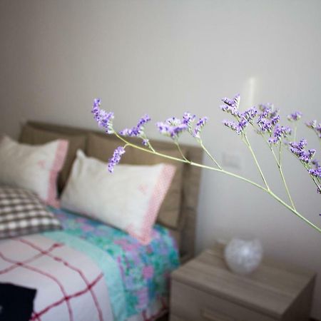 Bed and Breakfast A Due Passi Dal Lumiere Bolonia Exterior foto