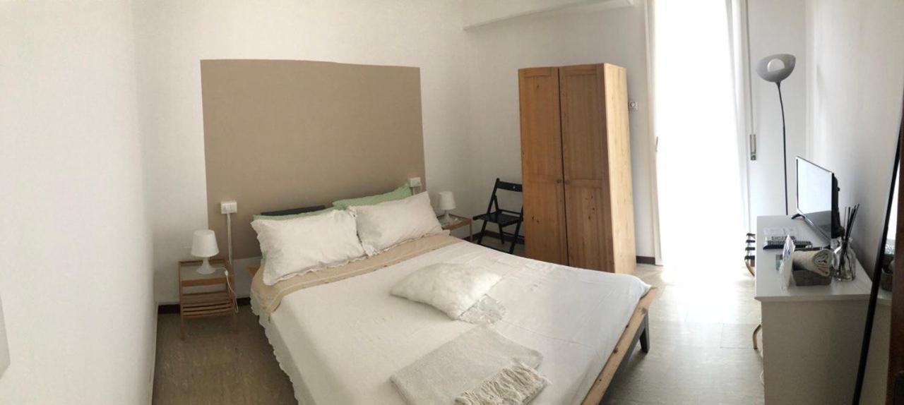 Bed and Breakfast A Due Passi Dal Lumiere Bolonia Exterior foto