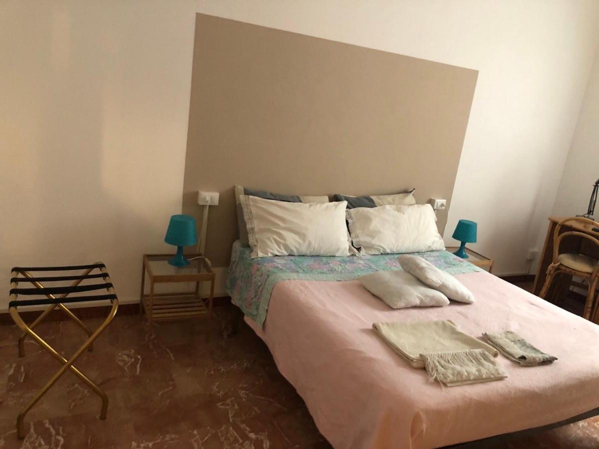 Bed and Breakfast A Due Passi Dal Lumiere Bolonia Exterior foto