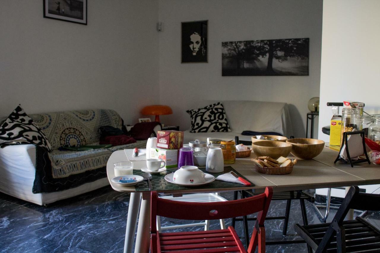 Bed and Breakfast A Due Passi Dal Lumiere Bolonia Exterior foto