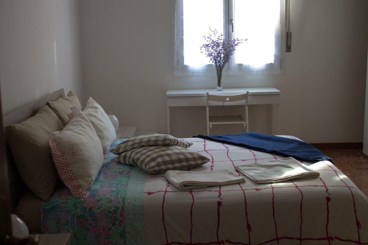 Bed and Breakfast A Due Passi Dal Lumiere Bolonia Exterior foto